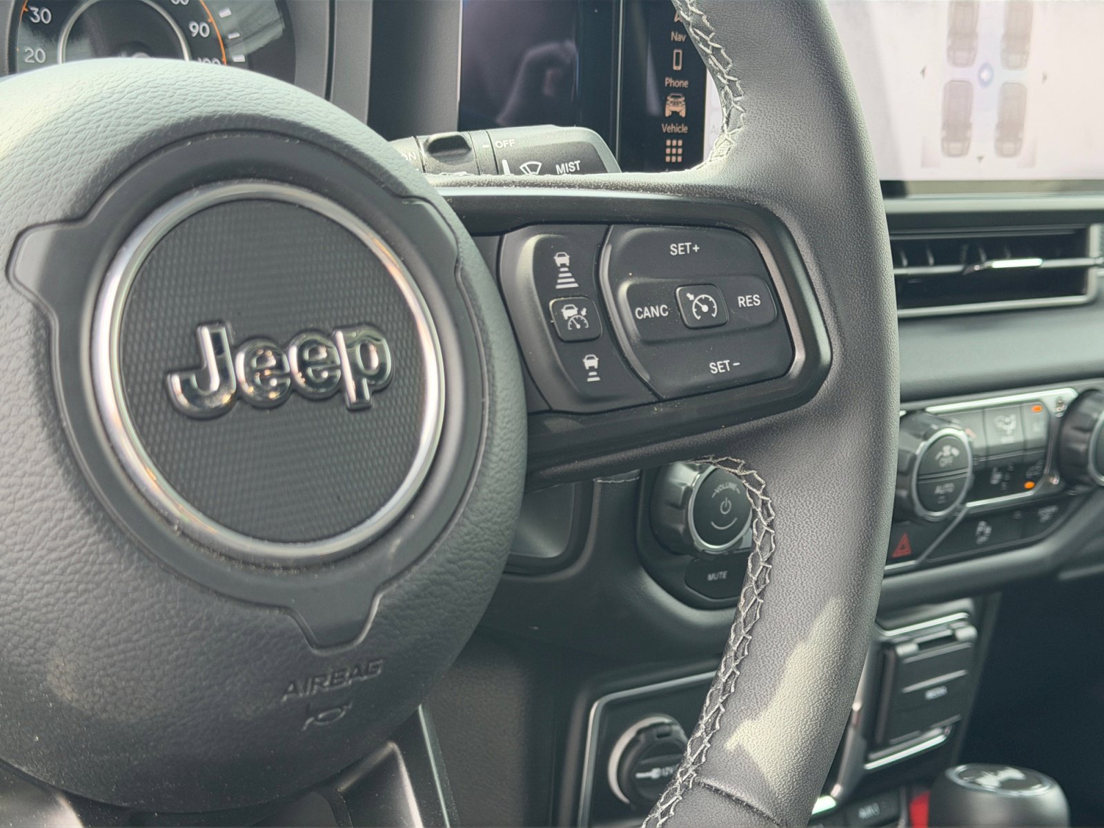 Used 2025 Jeep Wrangler Unlimited Rubicon AWD/4WD image 29