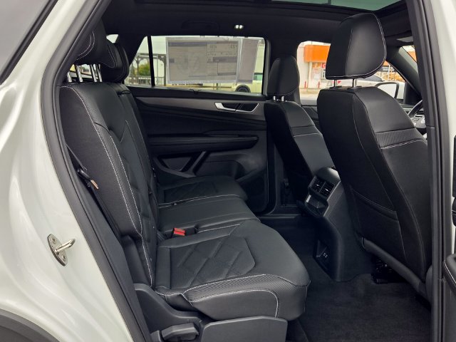 New 2026 Volkswagen Atlas Cross Sport SE FWD image 16