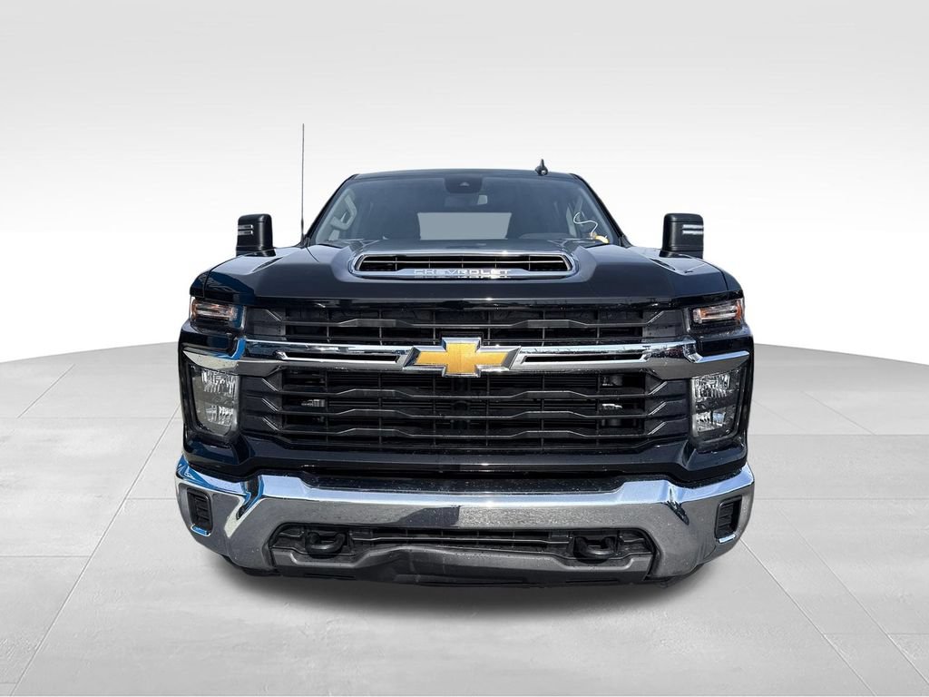 Used 2024 Chevrolet Silverado 2500 LT AWD/4WD image 9