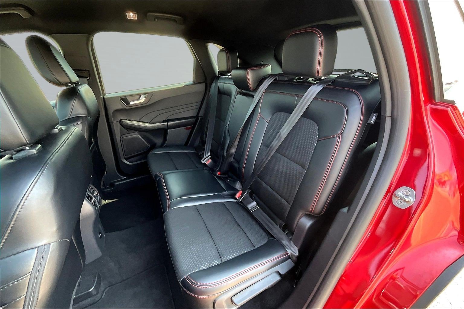 Used 2025 Ford Escape ST-Line Select AWD/4WD image 23