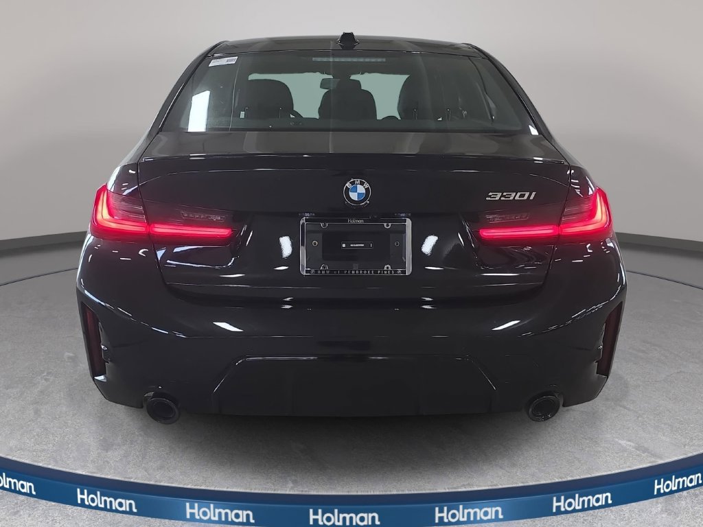 Used 2026 BMW 330i Sedan w/ M Sport Package RWD image 5