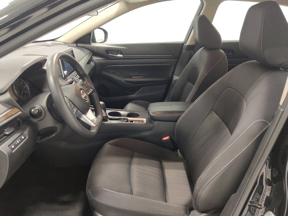 Used 2025 Nissan Altima 2.5 SV AWD/4WD image 17
