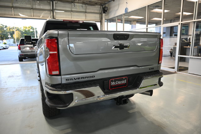 New 2026 Chevrolet Silverado 3500 LTZ w/ LTZ Premium Package AWD/4WD image 6