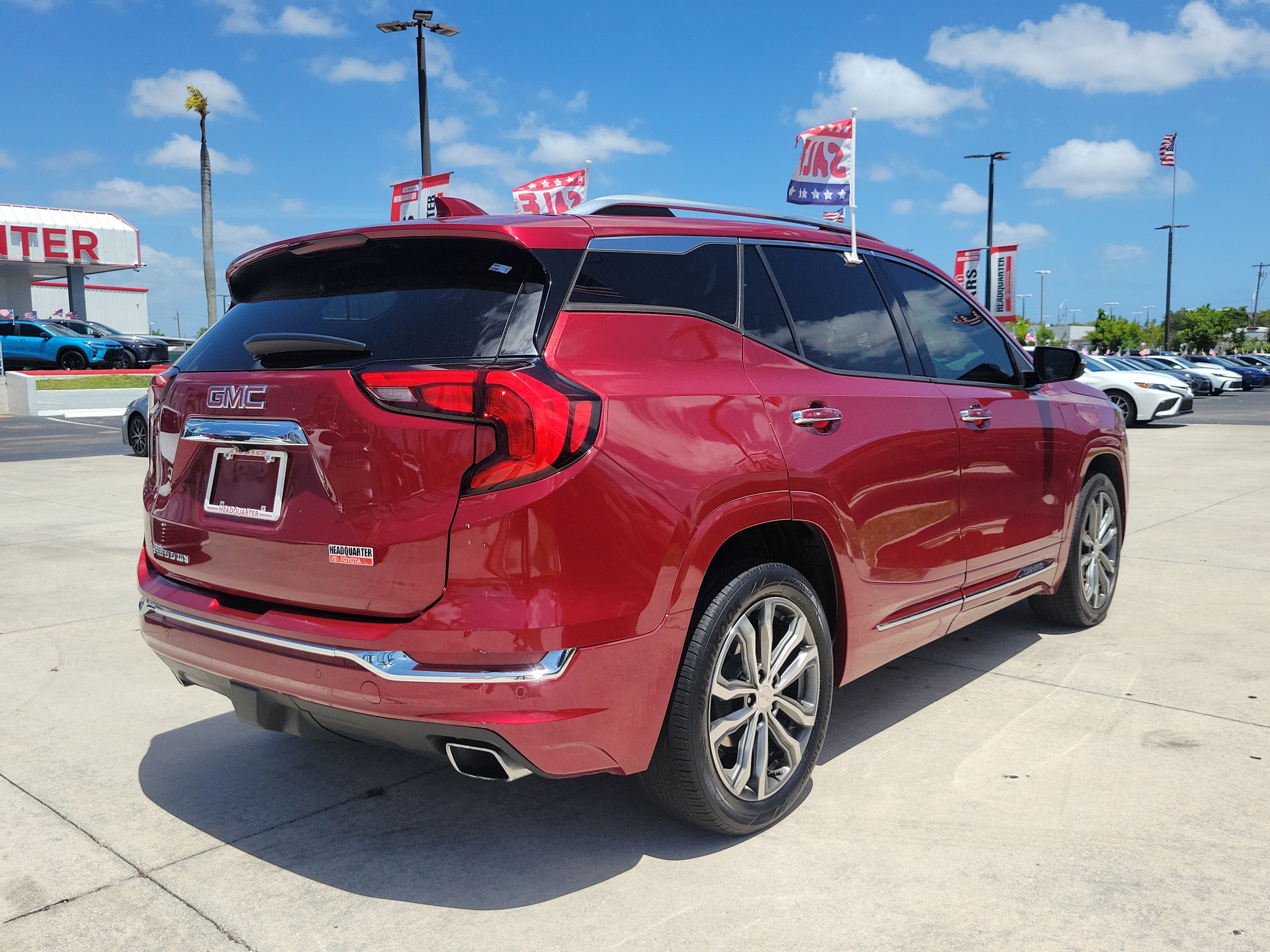 Used 2020 GMC Terrain Denali w/ Denali Premium Package FWD image 12