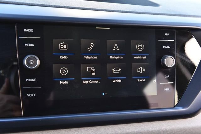 Certified 2022 Volkswagen Taos SE w/ Panoramic Sunroof Package image 13