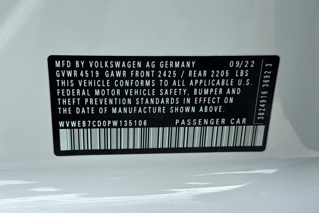 Used 2023 Volkswagen Golf R image 26