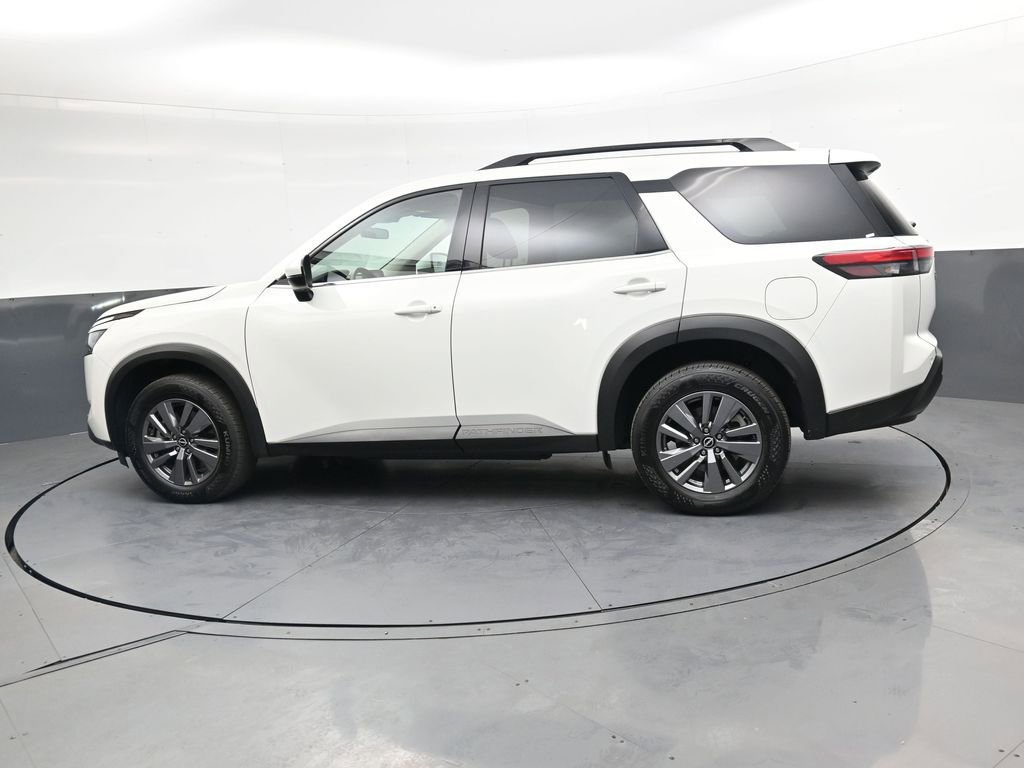 Used 2025 Nissan Pathfinder SV AWD/4WD image 6