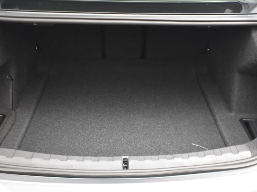 New 2026 BMW 330i Sedan w/ M Sport Package image 15