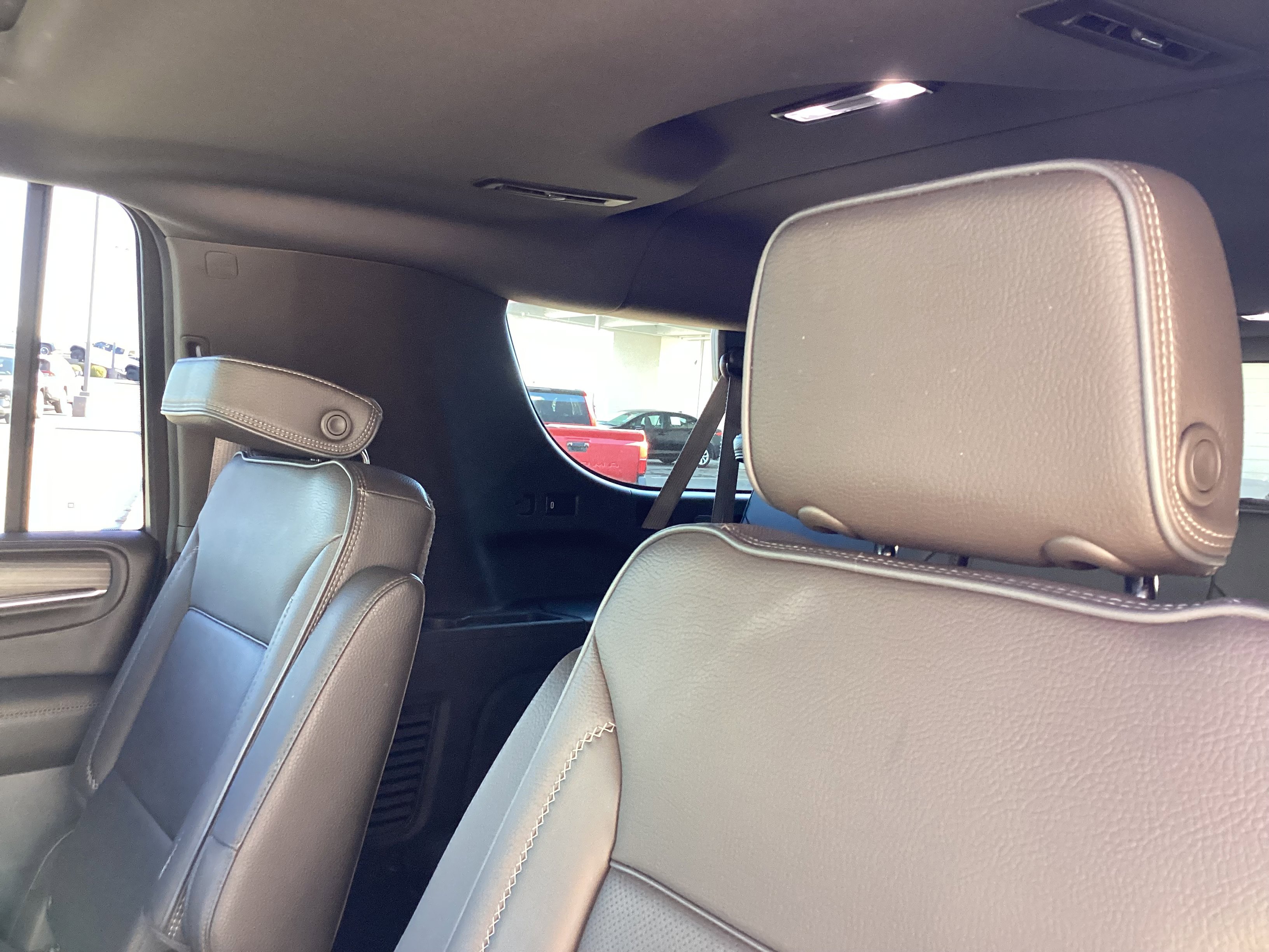 Used 2021 GMC Yukon XL Denali w/ Denali Premium Package image 23