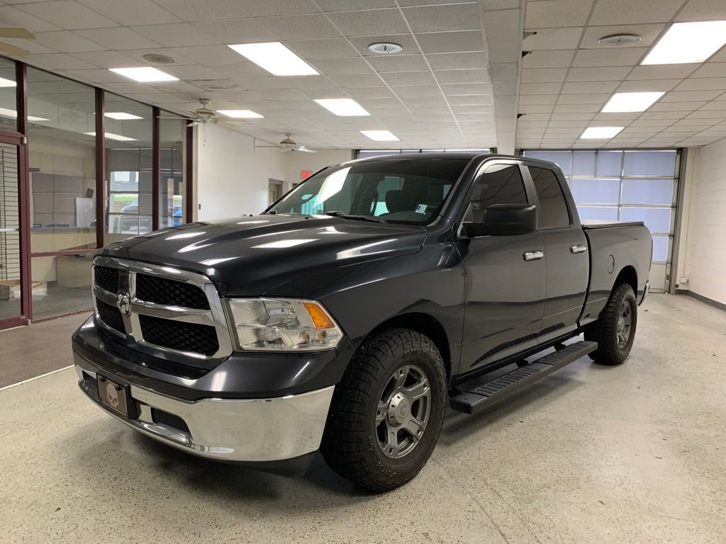 Used 2017 RAM 1500 Classic SLT RWD image 2