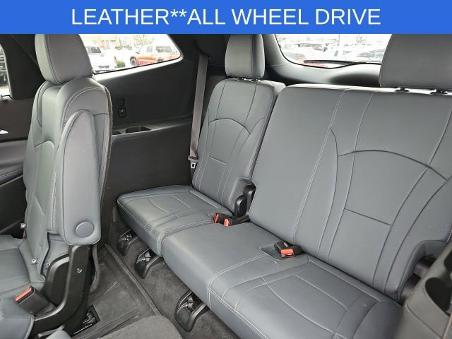 Used 2023 Buick Enclave Premium image 28