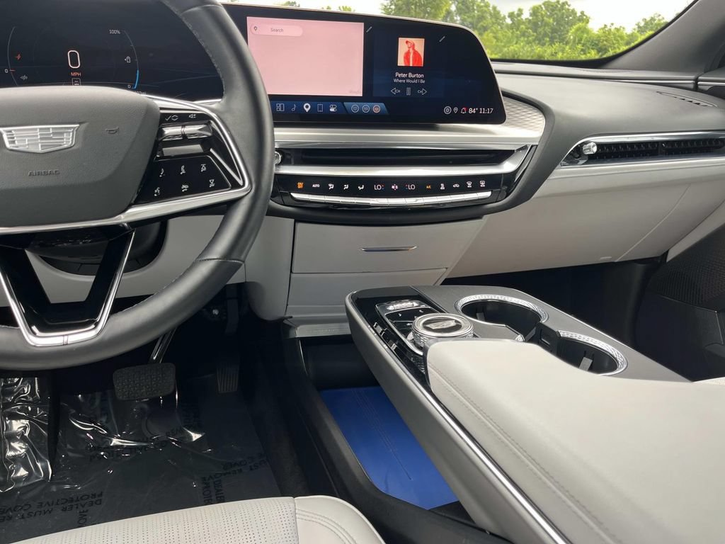 Certified 2024 Cadillac Lyriq Luxury RWD image 16
