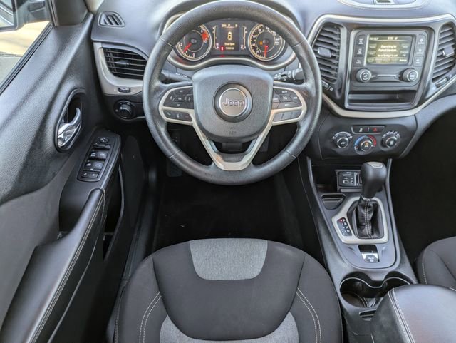 Used 2017 Jeep Cherokee Sport image 12