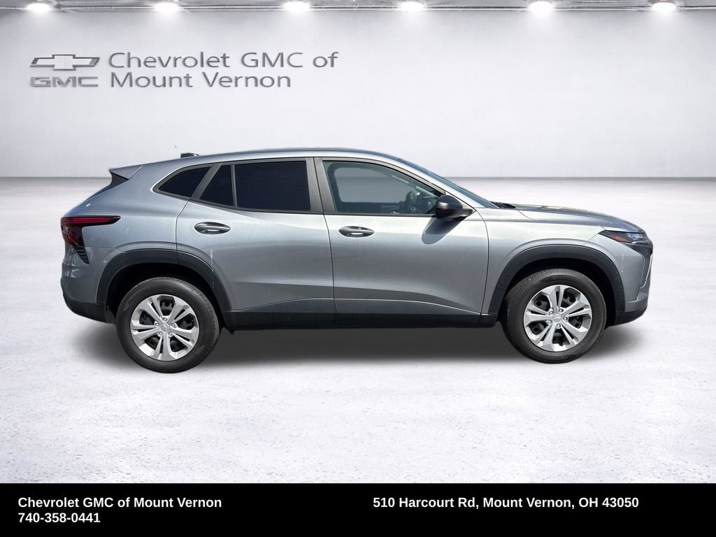 Used 2024 Chevrolet Trax LS w/ Driver Confidence Package FWD image 7