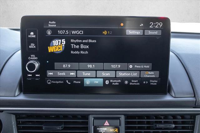 Used 2025 Honda Pilot Black Edition image 16