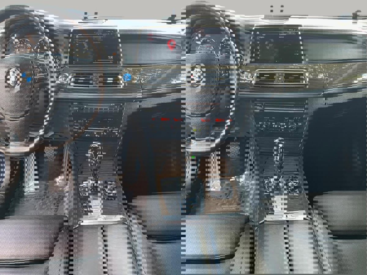 Used 2010 BMW 750Li image 37