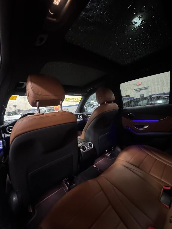 Used 2021 Mercedes-Benz GLC 300 4MATIC image 15