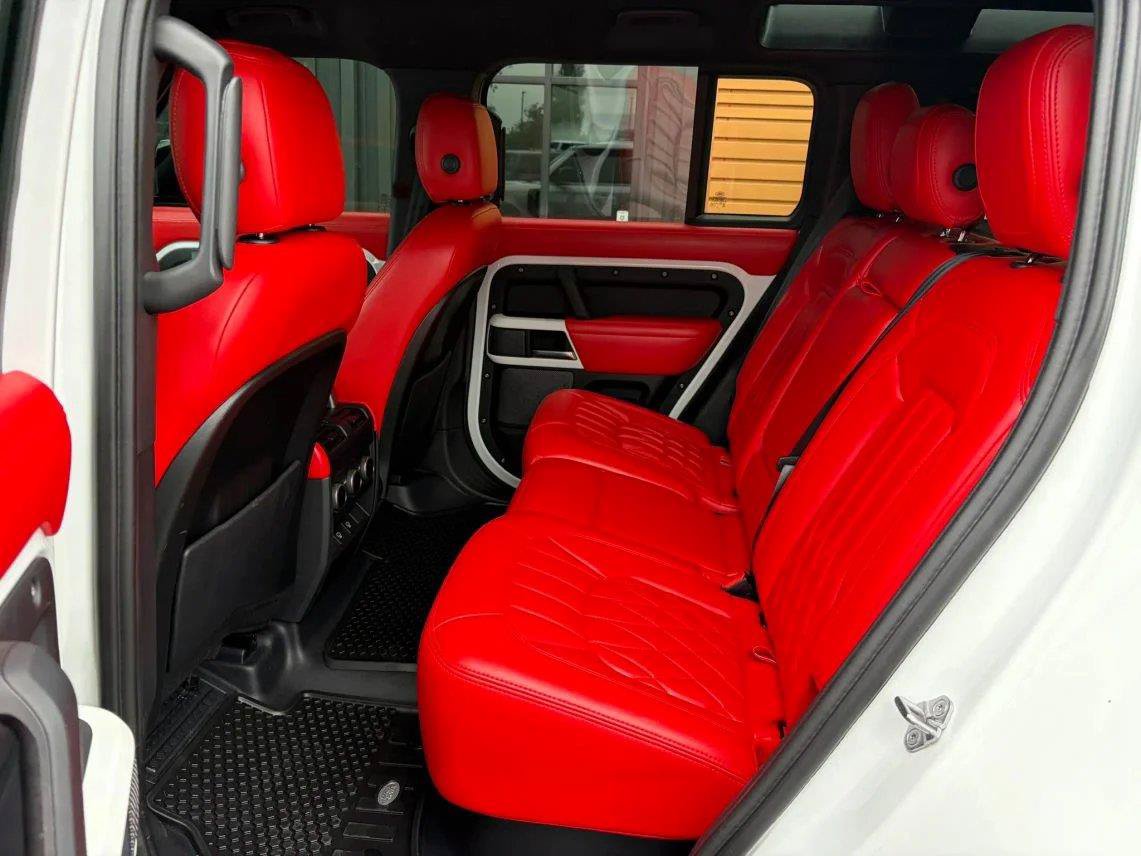 Used 2023 Land Rover Defender 110 S AWD/4WD image 22