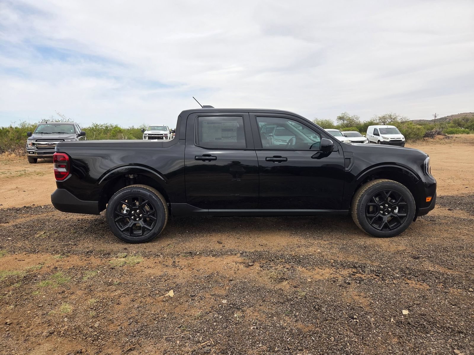 New 2026 Ford Maverick Lariat w/ Black Appearance Package AWD/4WD image 4