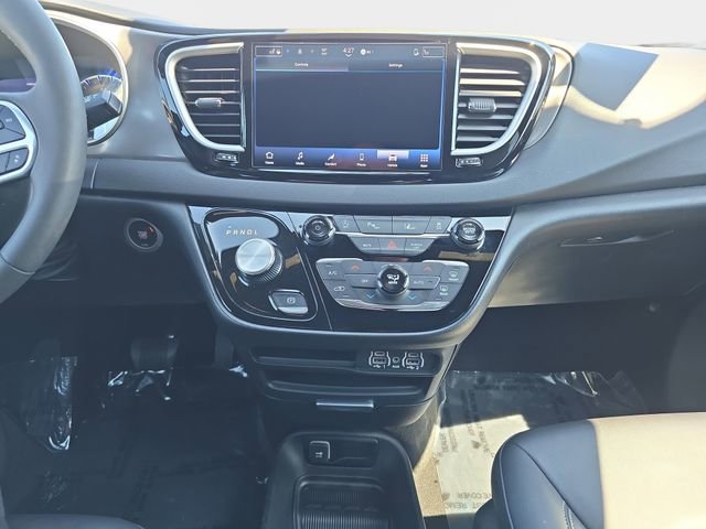 Used 2025 Chrysler Pacifica Select FWD image 24
