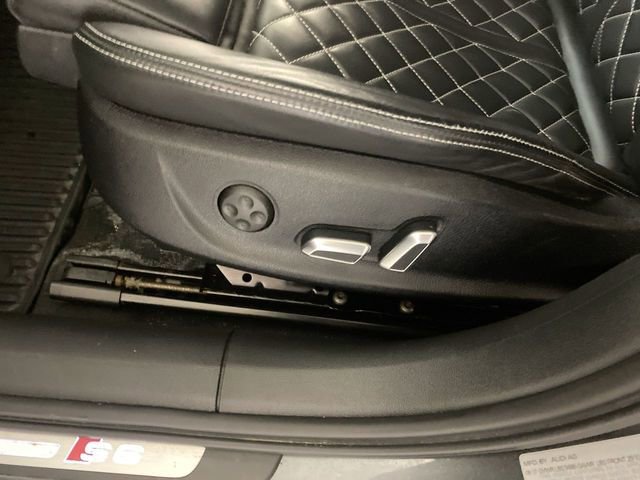 Used 2018 Audi S6 Prestige w/ Prestige Package image 25