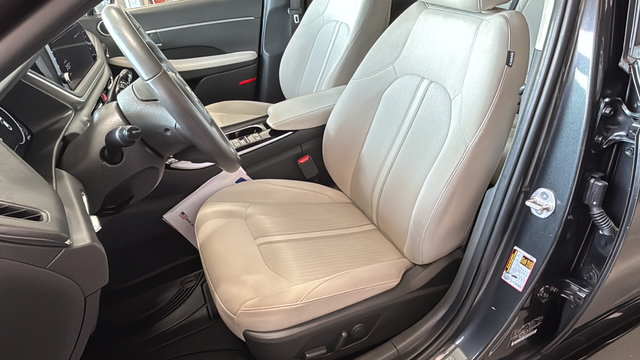 Used 2023 Hyundai Sonata SEL w/ Convenience Package FWD image 9