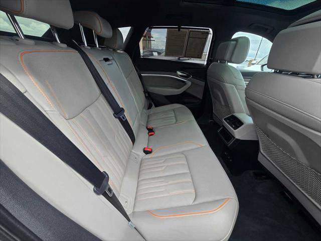 Used 2023 Audi e-tron Chronos w/ Chronos Package image 15