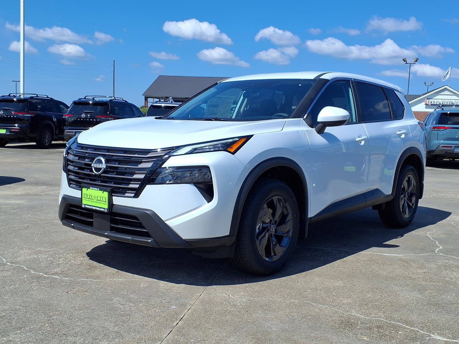 New 2026 Nissan Rogue SV AWD/4WD image 5