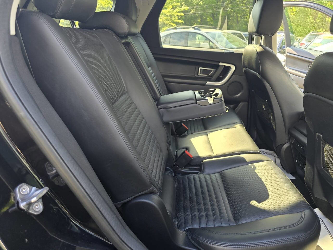 Used 2018 Land Rover Discovery Sport HSE Luxury image 40