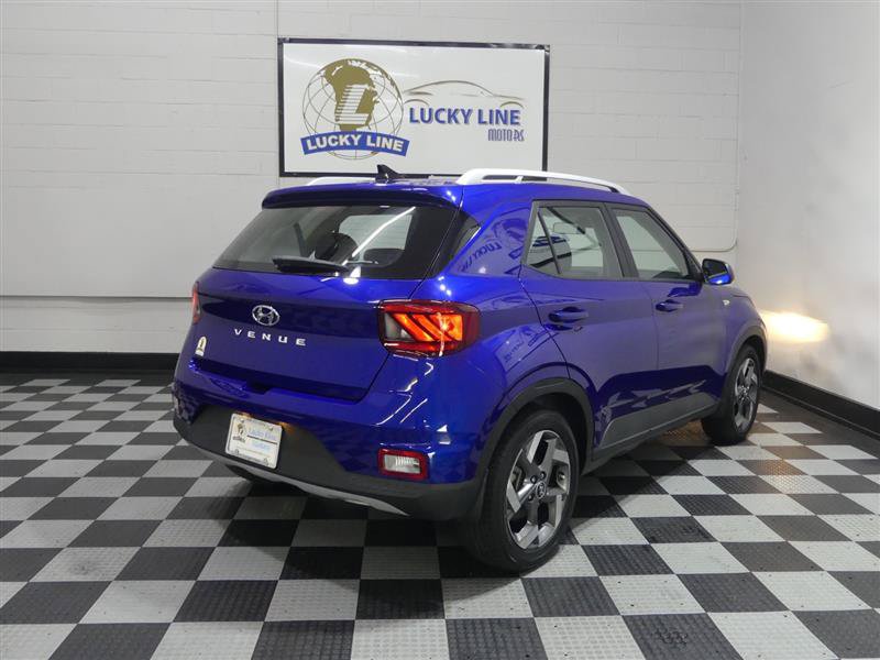 Used 2022 Hyundai Venue SEL FWD image 10
