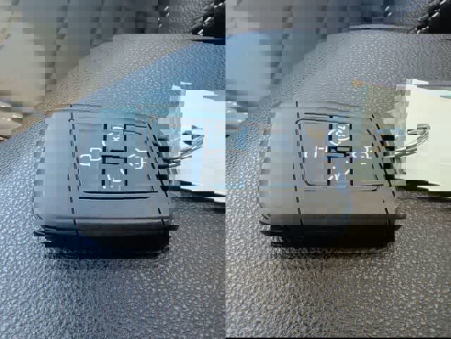 Used 2023 Volkswagen Jetta SE image 34