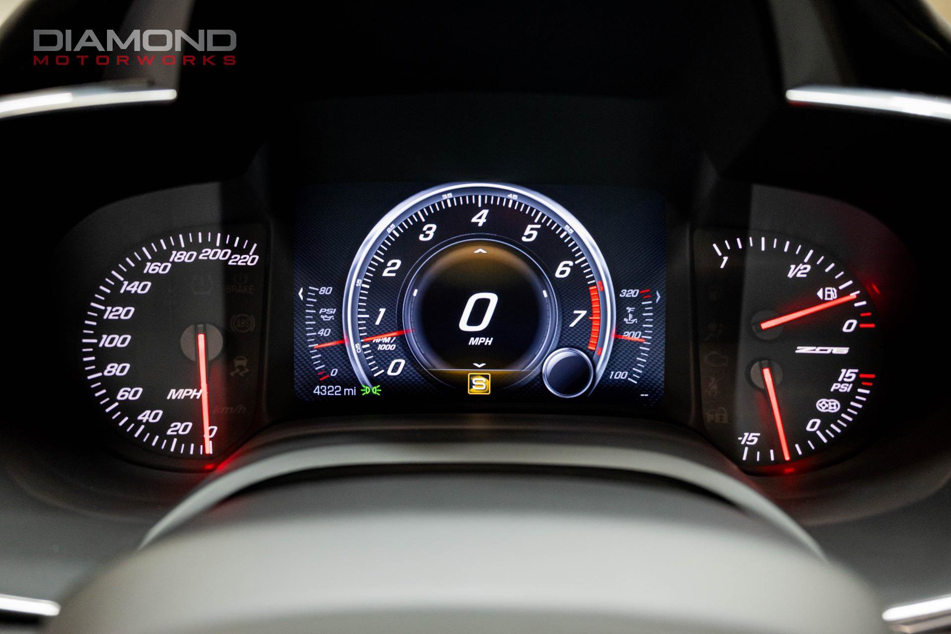 Used 2015 Chevrolet Corvette Z06 w/ 3LZ Preferred Equipment Group RWD image 83