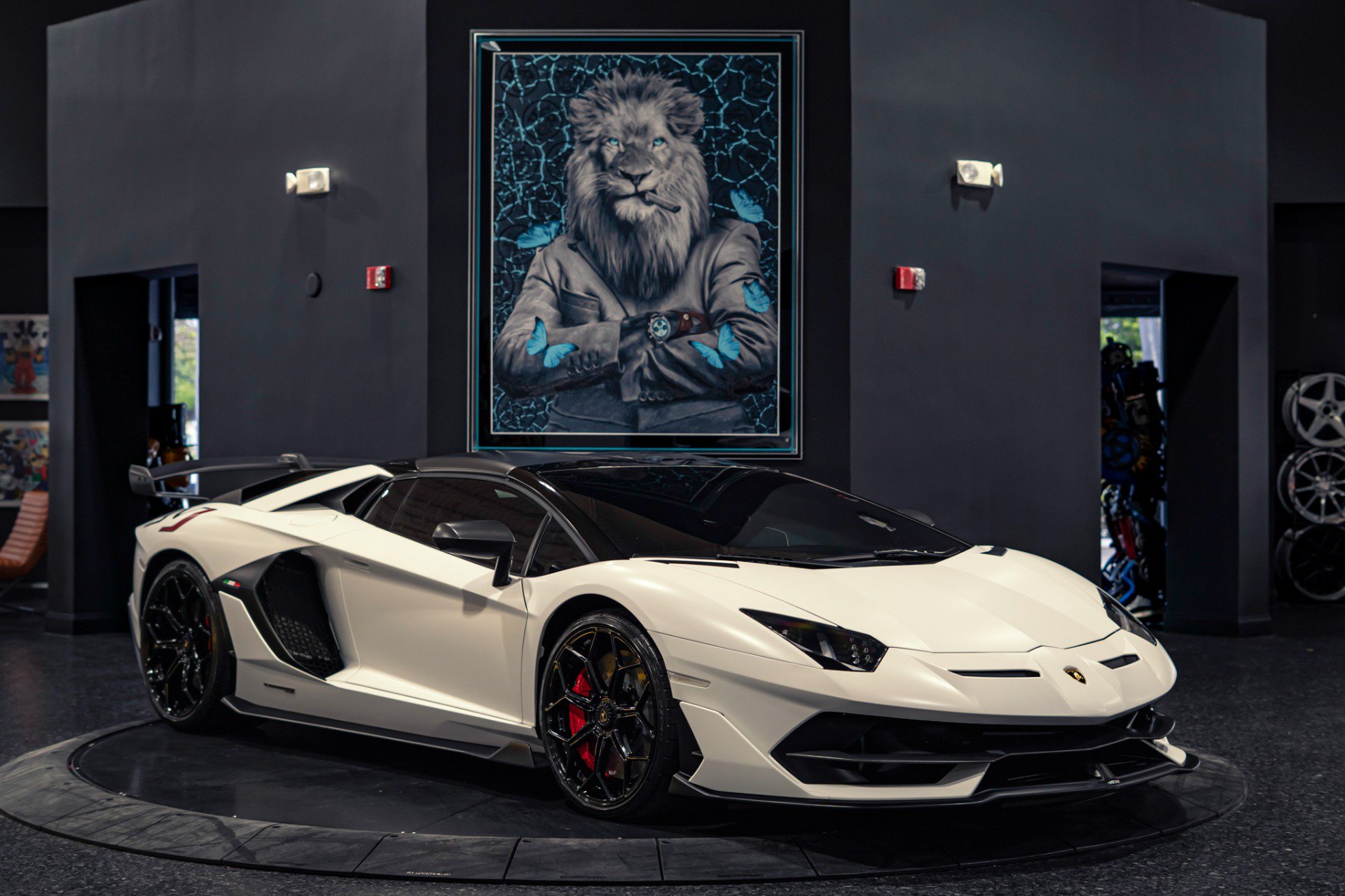 Used 2020 Lamborghini Aventador SVJ AWD/4WD image 13