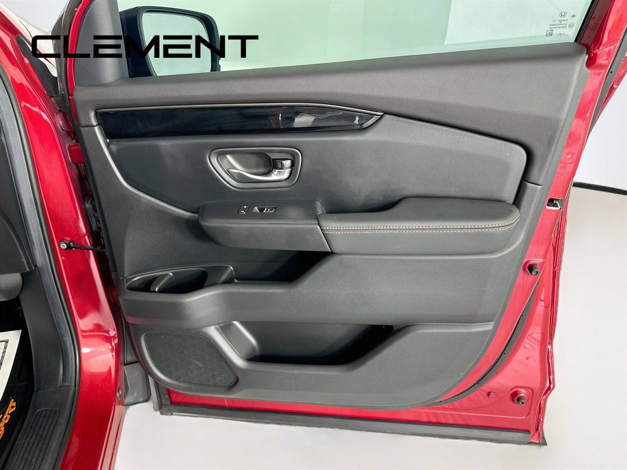 Used 2025 Honda Pilot TrailSport image 37