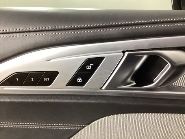 Used 2019 BMW M850i xDrive Coupe w/ M Carbon Exterior Package AWD/4WD image 17