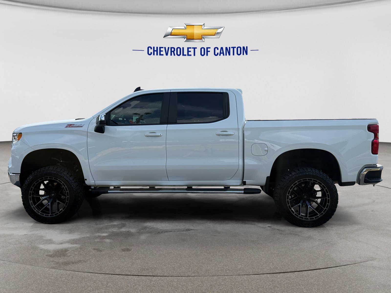 Used 2026 Chevrolet Silverado 1500 LT w/ Z71 Off-Road Package AWD/4WD image 8