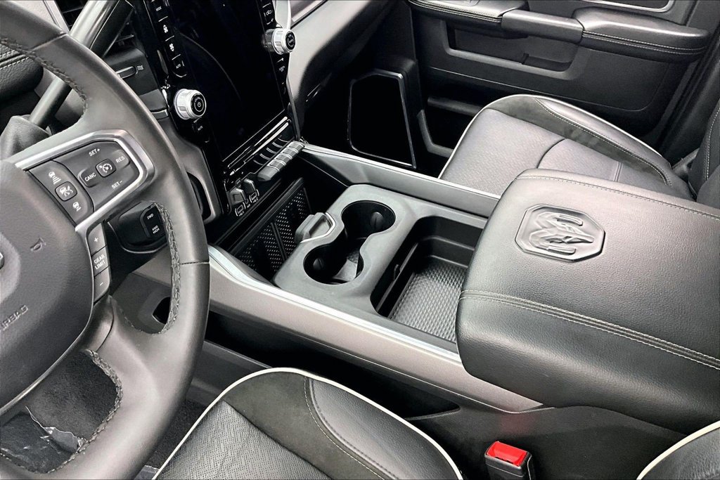 Used 2025 RAM 2500 Laramie AWD/4WD image 14