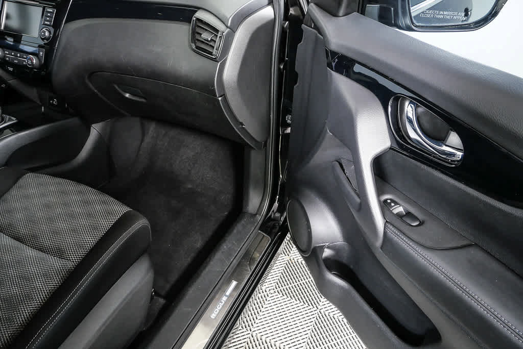 Used 2019 Nissan Rogue Sport SV w/ All-Weather Package FWD image 22