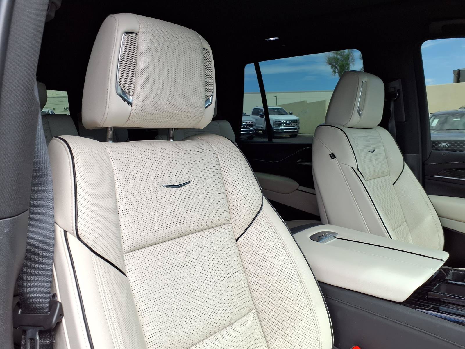 Used 2021 Cadillac Escalade Sport AWD/4WD image 12