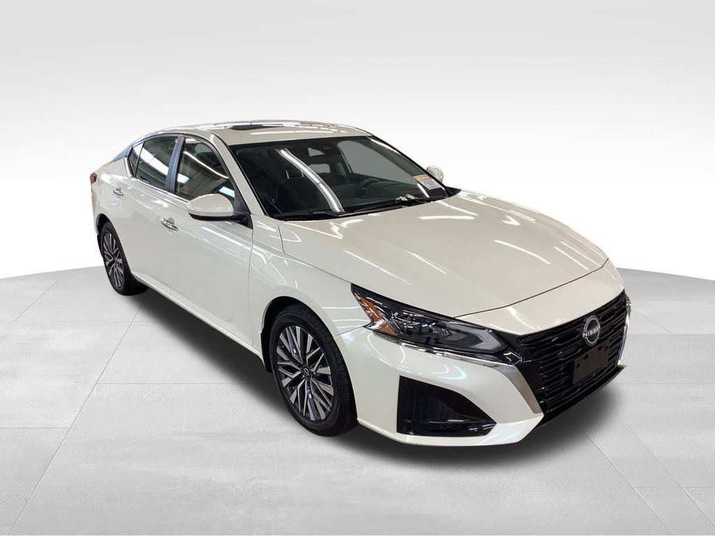 Used 2023 Nissan Altima 2.5 SV w/ SV Premium Package AWD/4WD image 20