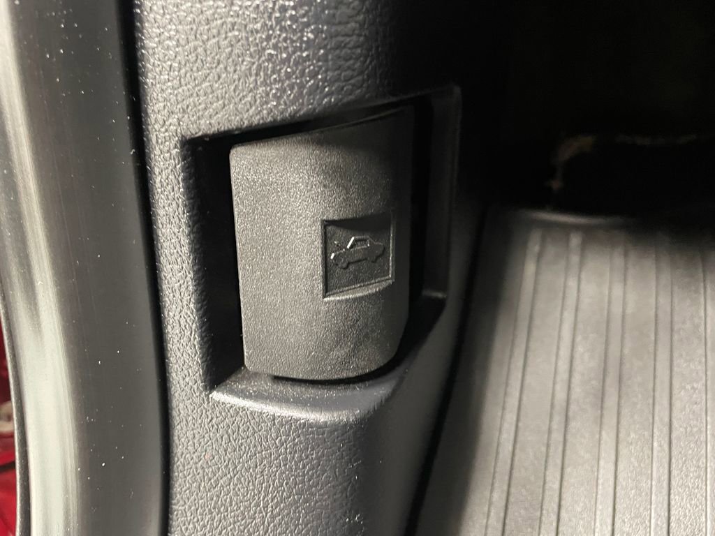 Used 2020 Ford F150 Lariat image 26