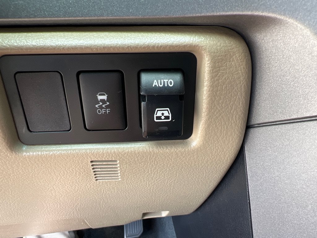 Used 2014 Toyota Sequoia Platinum AWD/4WD image 22