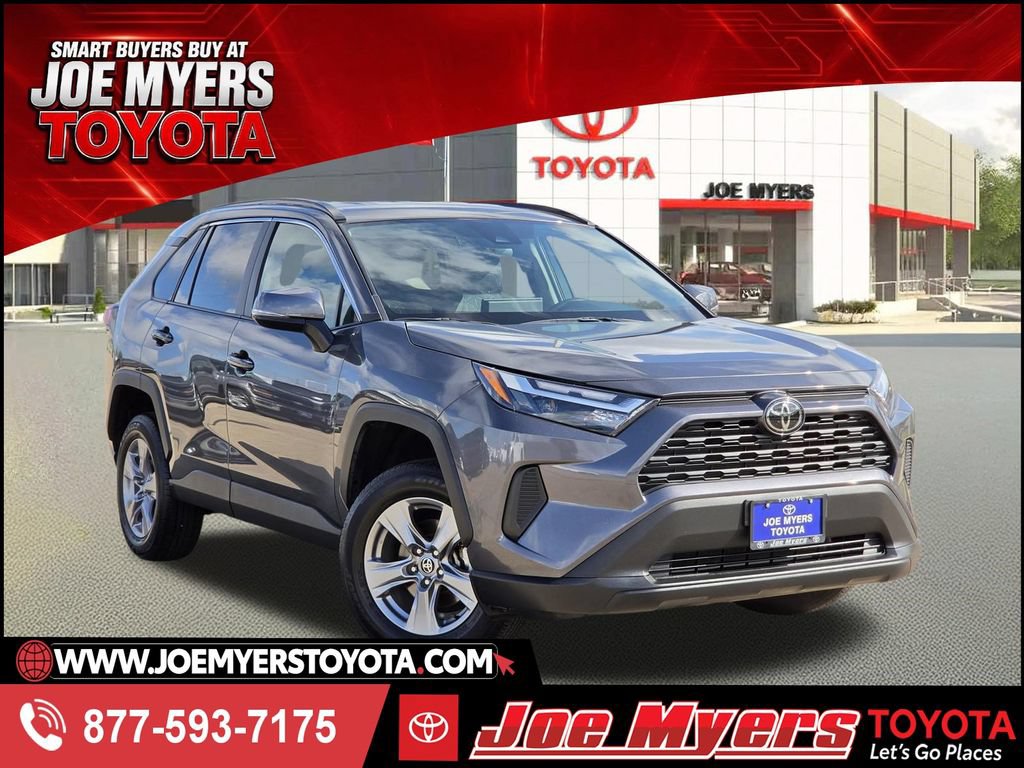 Used 2025 Toyota RAV4 XLE FWD image 1