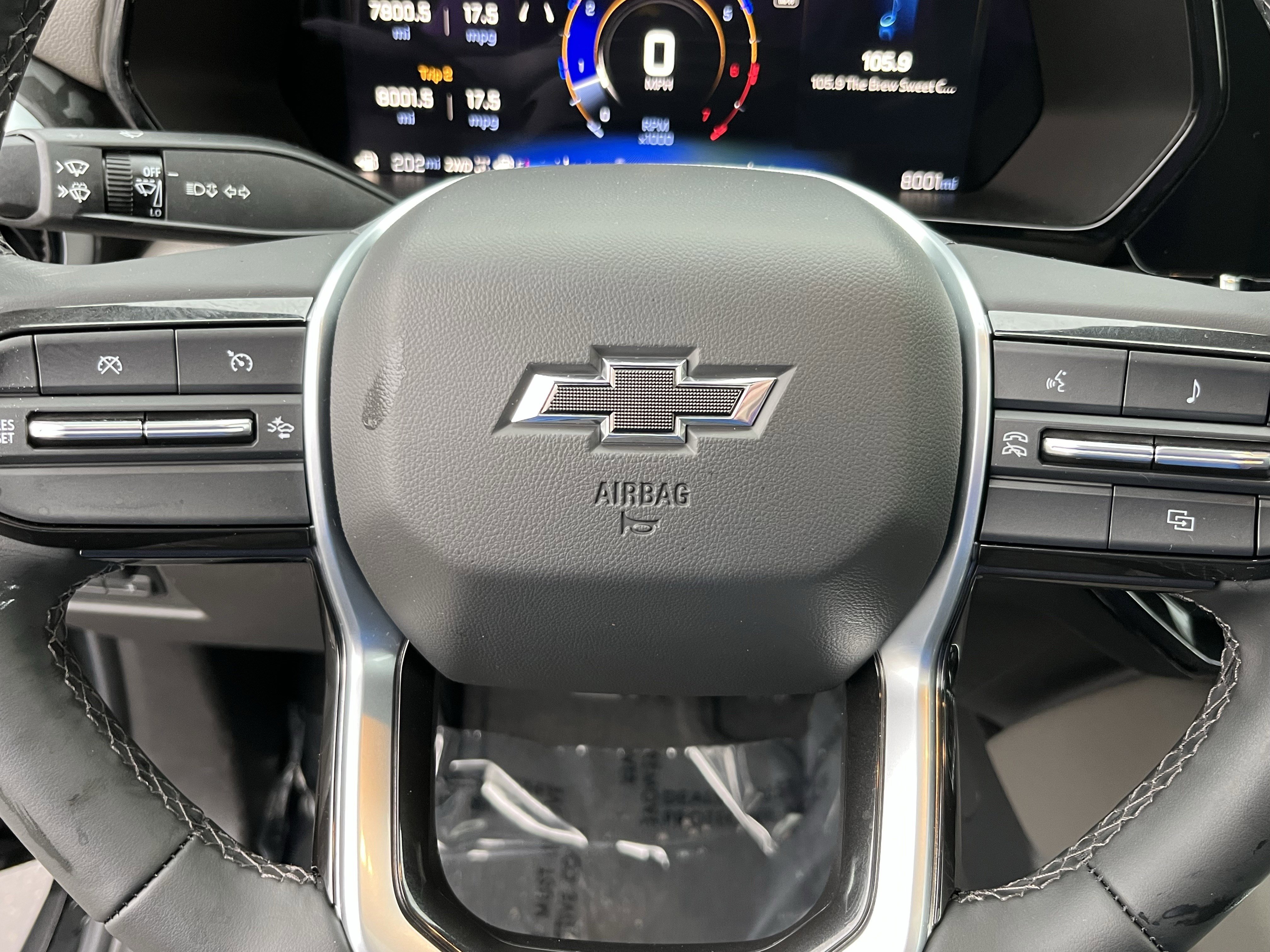 Used 2024 Chevrolet Colorado ZR2 w/ Technology Package AWD/4WD image 19