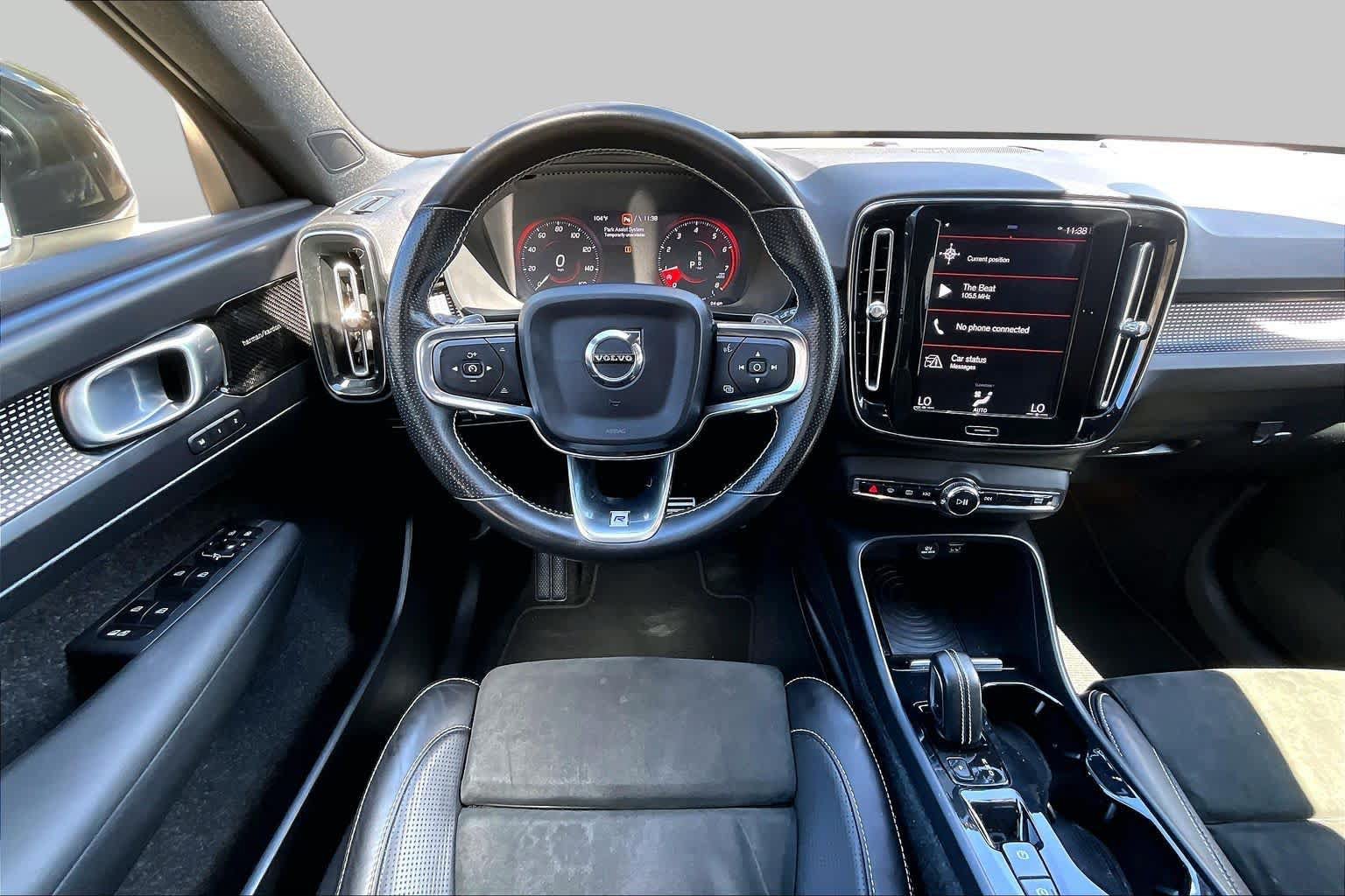 Used 2019 Volvo XC40 AWD T5 image 6