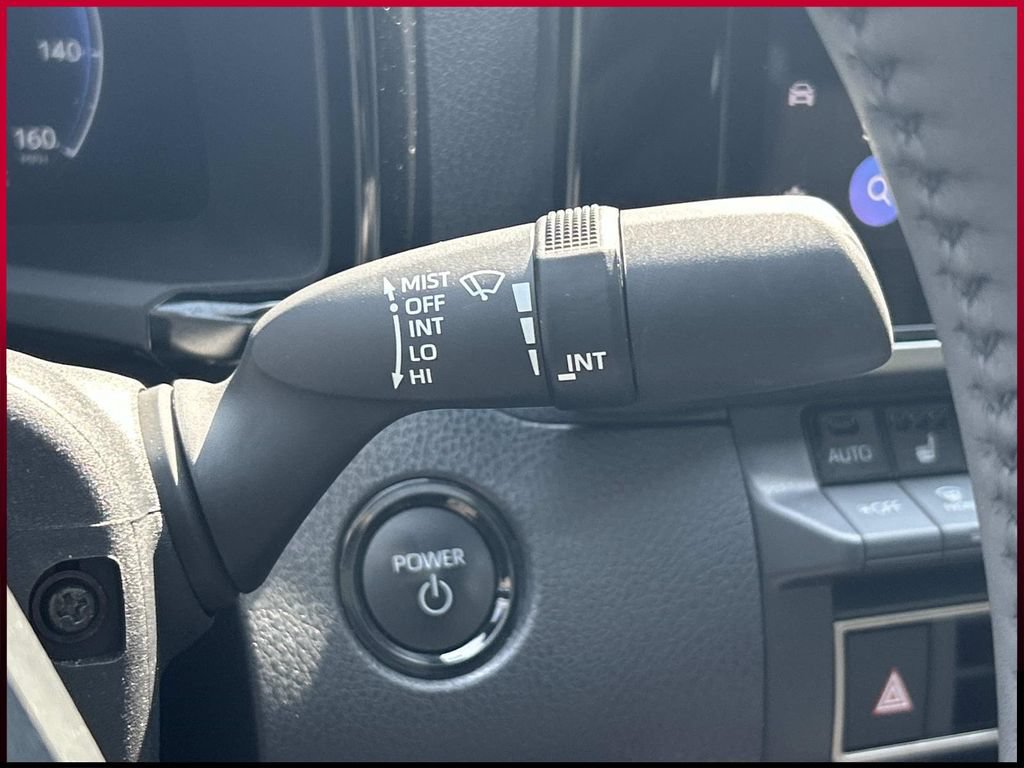 Used 2025 Toyota Camry Hybrid FWD image 32