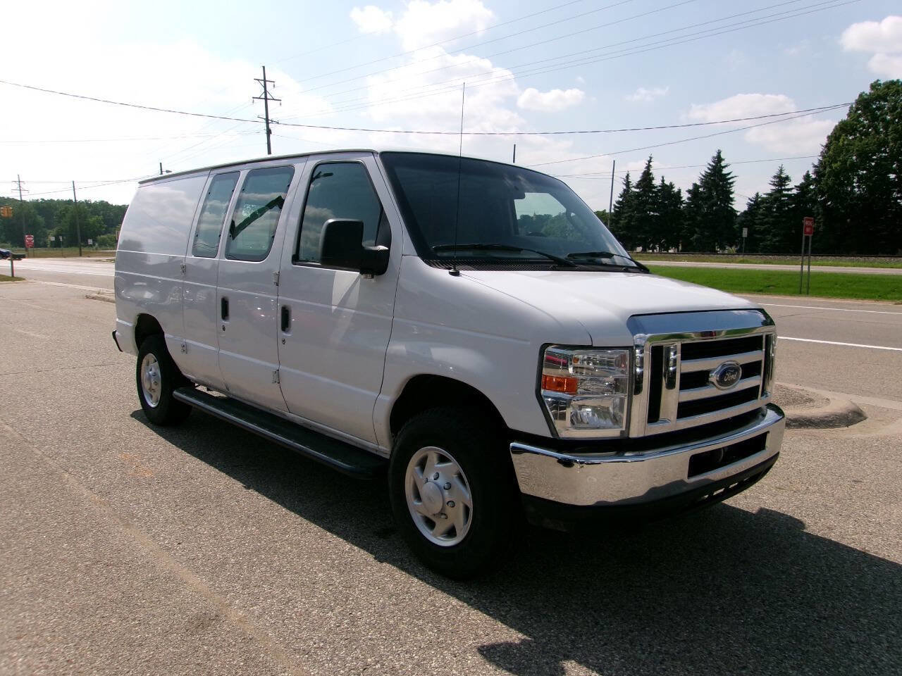 Used 2013 Ford E-250 and Econoline 250 w/ PWR Group image 3