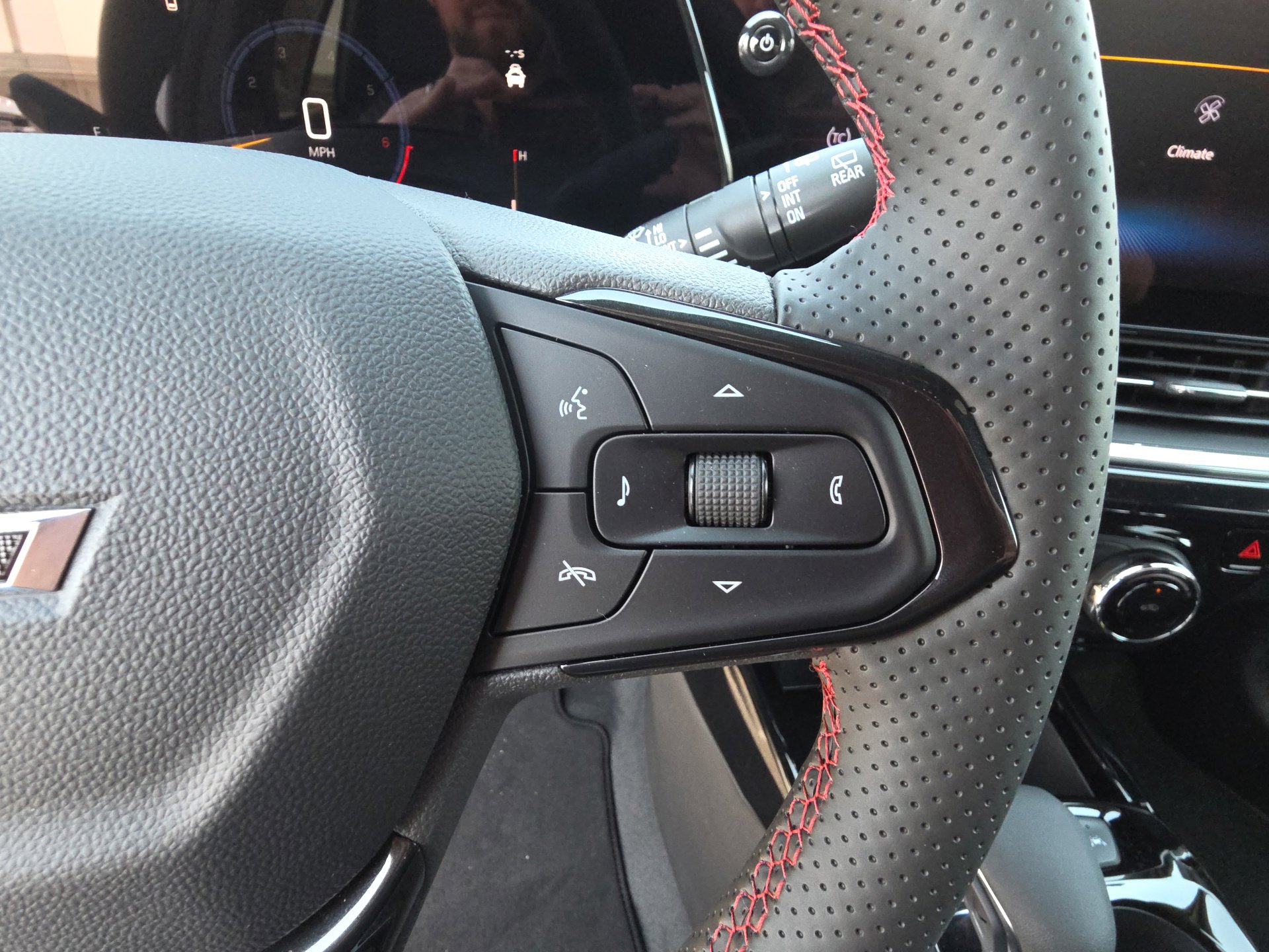 New 2026 Chevrolet Trax RS w/ Driver Confidence Package image 19