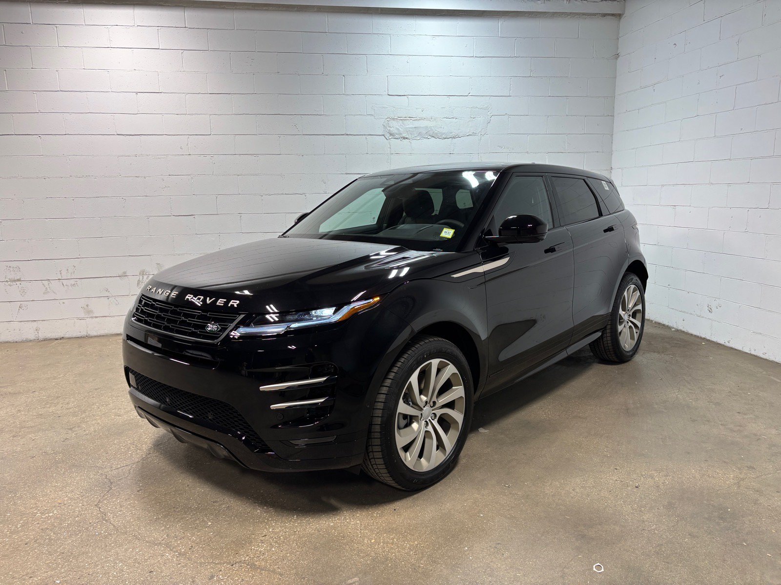 New 2026 Land Rover Range Rover Evoque Hoxton AWD/4WD image 1