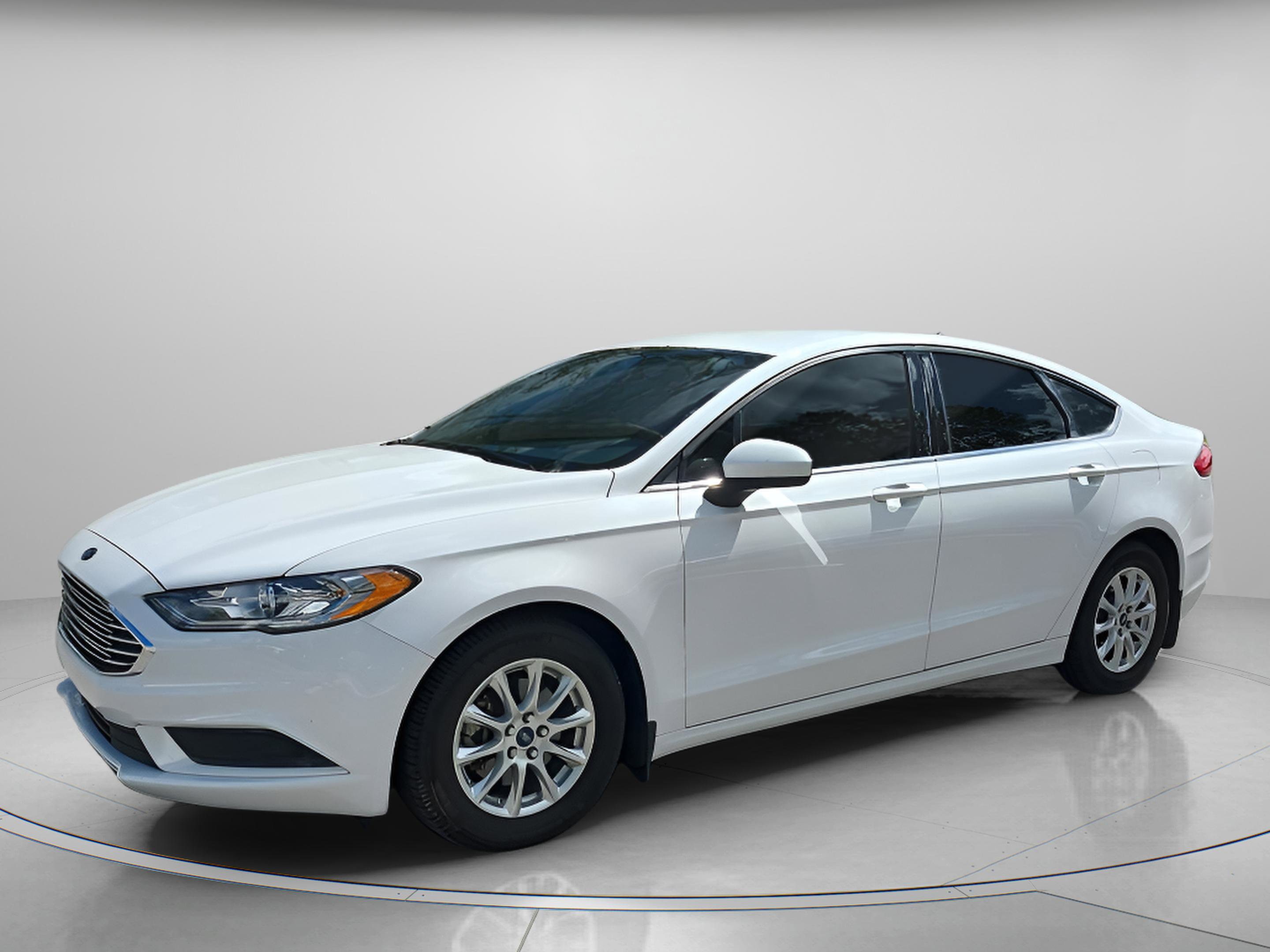 Used 2017 Ford Fusion S image 2